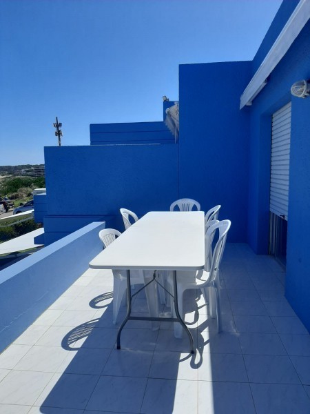 Departamento en alquiler en Manantiales primera linea.